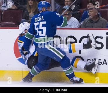 St. Louis Blues center Oskar Sundqvist plays during the NHL Winter Classic  hockey game Saturday, Jan. 1, 2022, at Target Field in Minneapolis. (AP  Photo/Andy Clayton-King Stock Photo - Alamy