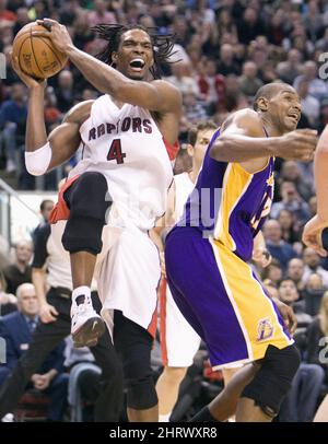 Photo: LOS ANGELES LAKERS INTRODUCE NBA DRAFT PICK ANDREW BYNUM -  LAP2005063003 