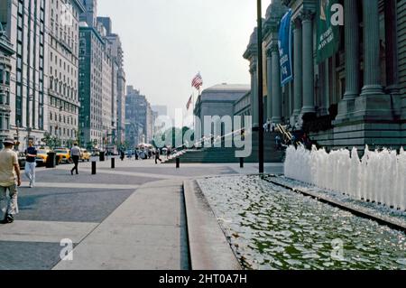 A 1980 view looking south down Fifth Avenue at The Metropolitan Museum of Art, New York City, USA. The Metropolitan Museum of Art of New York City (‘The Met’) is the largest art museum in the Western Hemisphere. The main building at 1000 Fifth Avenue on the eastern edge of Central Park on Manhattan's Upper East Side. The Metropolitan Museum of Art was founded in 1870 with its mission to bring art and art education to the American people. The Fifth Avenue building opened in 1872. This image is from an old Kodak colour transparency taken by an amateur photographer – a vintage 1980s photograph. Stock Photo