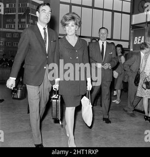 Actress Kim Novak and her husband Richard Johnson at LAP. 3rd June 1965. Stock Photo