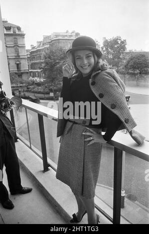 Karin Dor, German actress, in the UK to film scenes for new James Bond film, You Only Live Twice, she plays Spectre agent Helga Brandt, pictured at the Hilton Hotel, London, Thursday 6th October 1966. Stock Photo