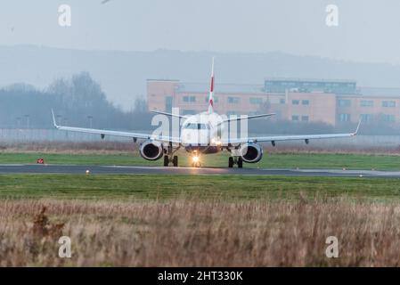 British Airways BA CityFlyer Embraer ERJ 190 G-LCYK departing Bekfast City Airport 291221 Stock Photo