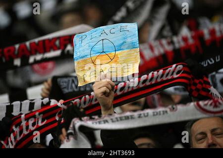 Frankfurt, Deutschland. 26th Feb, 2022. Minute of silence fans demonstrate for peace in Ukraine. Soccer 1st Bundesliga season 2021/2022, 24.matchday, matchday24. Eintracht Frankfurt FC Bayern Munich, on 02/25/2022, DEUTSCHE BANK PARK Frankfurt Credit: dpa/Alamy Live News Stock Photo