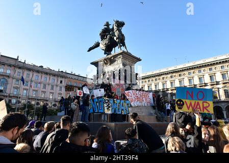 Milan, Lombardy, Italy. 26th Feb, 2022. People gathered in Milan, Italy, to protest the Russian invasion of Ukraine. In addition to the Ukrainian community, people of different nationalities also took part in the protest (Credit Image: © Ervin Shulku/ZUMA Press Wire) Stock Photo