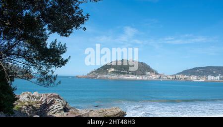 Vue de San Sebastian (Donostia) Espagne depuis la plage d'Ondarreta Stock Photo