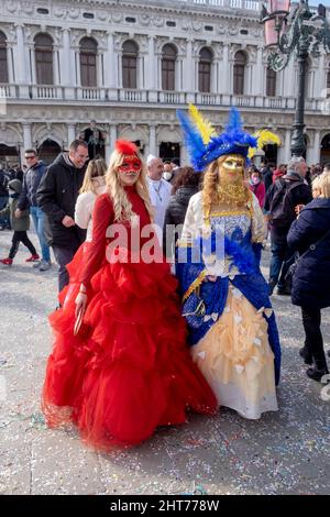 VENICE, ITALY - FEBRUARY 27: A reveller wearing a costume during the Venice Carnival on February 27, 2022. The theme for the 2022 edition of Venice Carnival is 'Remember The Future' and will run from February 12 to March 1. Main carnival festivities have been canceled to limit the spread of Covid-19. Credit: Zanon Luca/Alamy Live News Stock Photo