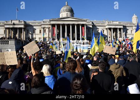 Trafalgar Square, London, UK. 27th Feb 2022. Protest in support of Ukraine fills Trafalgar Square, London. Credit: Matthew Chattle/Alamy Live News Stock Photo