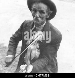 Ben Shahn - Fiddlin Bill Henseley, Mountain Fiddler, Asheville, North Carolina, USA - 1937 Stock Photo