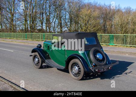 1938 30s thirties green Morris convertible: Pre-War MORRIS 8 Series 2 Two Seater Green Black With Tan Hood. Stock Photo