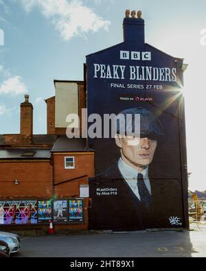 42 ft high mural depicting gang leader Tommy Shelby as played by Cilian Murphy. Promoting the final series of Peaky Blinders. Digbeth, Birmingham. Stock Photo