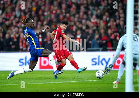 Liverpool's Luis Diaz attempts a shot on goal during the Carabao Cup final at Wembley Stadium, London. Picture date: Sunday 27th February, 2022. Stock Photo