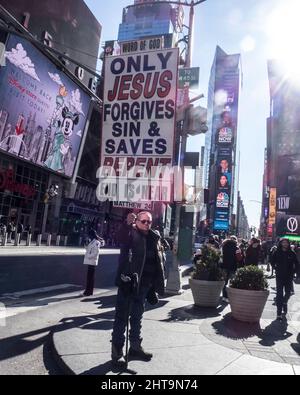 New York, New York, USA. 27th Feb, 2022. A protestor in the middle of Times Square on Feb 27, 2002 (Credit Image: © Debra L. Rothenberg/ZUMA Press Wire) Stock Photo