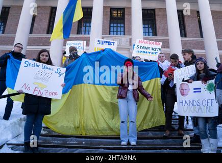 February 26, 2022, Harvard University, Cambridge, Massachusetts, USA: People rally during Harvard Stands with Ukraine rally on Harvard Yard at Harvard University in Cambridge. Credit: Keiko Hiromi/AFLO/Alamy Live News Stock Photo