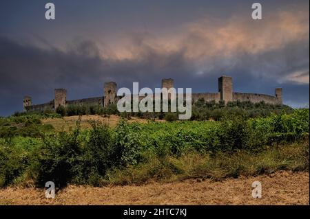 Monteriggioni a walled town in Tuscany. The 14 rectangular