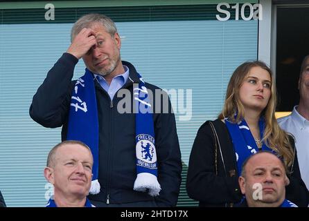 28 February 2022 - ROMAN ABRAMOVICH - CHELSEA FC   FILE PHOTO  CHELSEA OWNER ROMAN ABRAMOVICH ATTENDS THE LAST HOME GAME OF THE SEASON WITH HIS DAUGHTER SOFIA CHELSEA v SUNDERLAND - PREMIER LEAGUE - STAMFORD BRIDGE - 21/5/2017  Chelsea v Sunderland, Premier League, Football, Stamford Bridge, London, UK - 21 May 2017 Picture : © Mark Pain / Alamy Live News Stock Photo