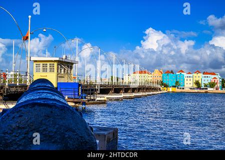 A view of the Queen Emma Bridge, a distinctive pontoon bridge in central Curacao Stock Photo
