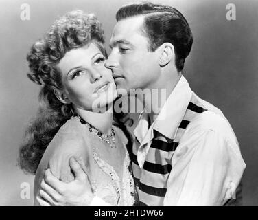 GENE KELLY and RITA HAYWORTH in COVER GIRL (1944), directed by CHARLES VIDOR. Credit: COLUMBIA PICTURES / Album Stock Photo