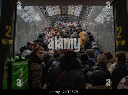 27th February 2022. Lviv Train Station, Ukraine. Thousands flock to Lviv station to try to get a train out of Ukraine as desperation grows at Ukraine border as more than half a million refugees flee war - Copyright: Bel Trew/The Credit: Independent/Alamy Live News Stock Photo