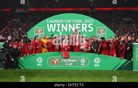 London, UK. 27th Feb, 2022. 27 February 2022 - Chelsea v Liverpool - Carabao Cup - Final - Wembley Stadium Liverpool players celebrate winning the Carabao Cup Final at Wembley Stadium. Picture Credit : Credit: Mark Pain/Alamy Live News Stock Photo