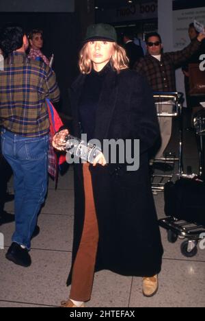 Olivia d'Abo 1993 Credit: Ralph Dominguez/MediaPunch Stock Photo - Alamy