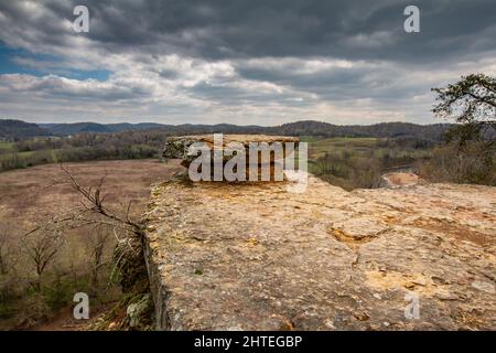 Calm thinking spot at rock formations in Tennessee, USA Stock Photo