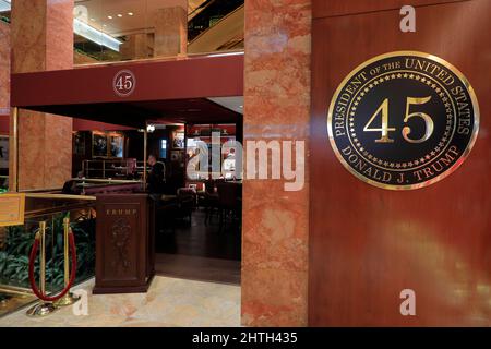 45 Wine & Whiskey aka Trump Bar inside of Trump Tower at 725 5th Avenue.Midtown Manhattan.New York City.NY.USA Stock Photo