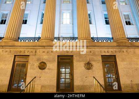 Moscow/Kiev. 1st Mar, 2022. Photo taken on Feb. 28, 2022 shows the U.S. Department of the Treasury in Washington, DC, the United States. The U.S. Department of the Treasury on Monday announced a fresh round of sanctions targeting Russia's central bank, the country's financial tools as well as a relevant individual, in response to Moscow's ongoing military operations in Ukraine. Credit: Liu Jie/Xinhua/Alamy Live News Stock Photo