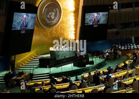 Moscow/Kiev. 1st Mar, 2022. UN Secretary-General Antonio Guterres speaks during an emergency special session of the UN General Assembly on Ukraine, at the UN headquarters in New York, on Feb. 28, 2022. Credit: Wang Ying/Xinhua/Alamy Live News Stock Photo