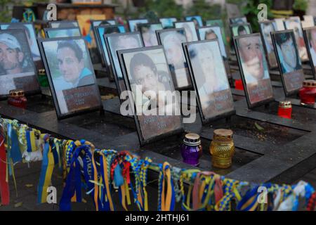 Ukraine, Stadt Kiew, Gedenken an die Toten von der blutigsten Maidan-Demonstration im Februar 2014, Bilder der Opfer Stock Photo