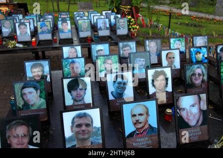 Ukraine, Stadt Kiew, Gedenken an die Toten von der blutigsten Maidan-Demonstration im Februar 2014, Bilder der Opfer Stock Photo