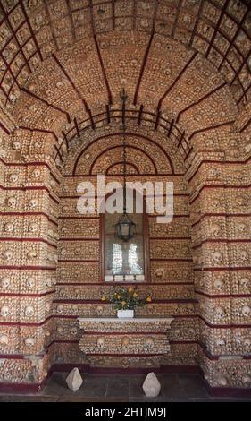 Capela dos Ossos, Knochenkapelle, ein Beinhaus in Faro in Portugal, das zur Barockkarmeliterkirche Nossa Senhora do Carmo aus dem 18. Jahrhundert gehö Stock Photo