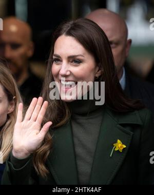 Abergavenny, UK. 1st Mar, 2022. The Duke and Duchess of Cambridge arriving at Abergavenny Market in Wales on St David's Day to learn about the importance of the agricultural industry to rural populations and how community organisations are providing support to young people while also celebrating the history of the region. Credit: Doug Peters/Alamy Live News Stock Photo