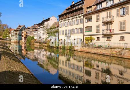Alsatian style houses on the banks of the Ill in Little France in Strasbourg Stock Photo