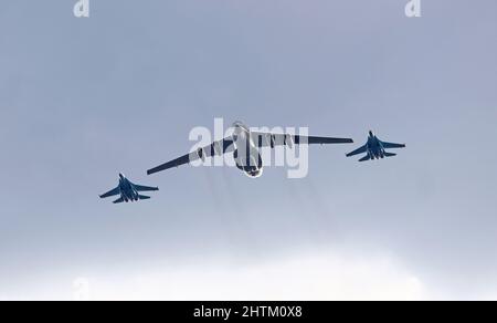 Kyiv, Ukraine - August 24, 2021: Ukrainian Air Force Ilyushin Il-76 Candid (in Center) and two Su-27 Flanker planes in the sky over Kyiv during the Ukraine Independence Day Parade Stock Photo