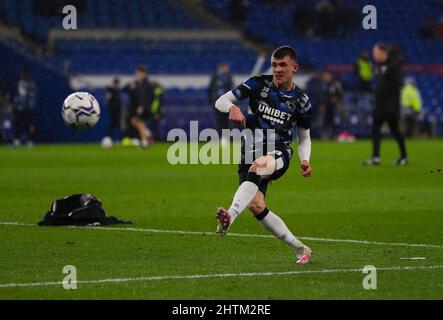 Cardiff, Wales, UK. 1st March 2022 ; Cardiff City Stadium, Cardiff, Wales; Championship football, Cardiff City versus Derby; Jason Knight during the warm up Credit: Action Plus Sports Images/Alamy Live News Stock Photo