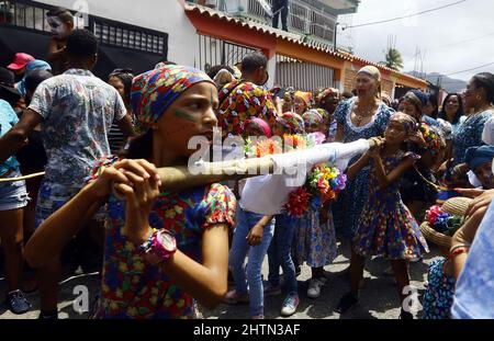 Puerto Cabello, Carabobo, Venezuela. 1st Mar, 2022. March 01, 2022. The Hammock Dance is a festivity that is celebrated every Tuesday of carnival, and that is on record, for 151 years, in the sector of San Millan, in Puerto Cabello, Carabobo. What began as a trick of the slaves today is a carnival tradition that integrates music, theater, dance and song. In Puerto Cabello, Carabobo state. Photo: Juan Carlos Hernandez (Credit Image: © Juan Carlos Hernandez/ZUMA Press Wire) Stock Photo