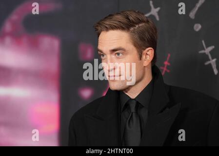 New York, United States. 01st Mar, 2022. Robert Pattinson attends the world premiere of 'The Batman' at Lincoln Center Josie Robertson Plaza in New York. Credit: SOPA Images Limited/Alamy Live News Stock Photo