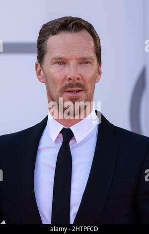 Lido di Venezia, Italy, Benedict Cumberbatch attends the red carpet for the movie 'The Power of the Dog' at 78° Venice Film Festival. Credits: Luigi de Pompeis/Alamy Live News Stock Photo