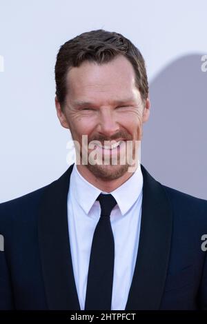 Lido di Venezia, Italy, Benedict Cumberbatch attends the red carpet for the movie 'The Power of the Dog' at 78° Venice Film Festival. Credits: Luigi de Pompeis/Alamy Live News Stock Photo