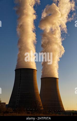 Belleville-sur-Loire, France. 28th Feb, 2022. Sunset over the Belleville-sur-Loire nuclear power plant in France on February 28, 2022. Stock Photo