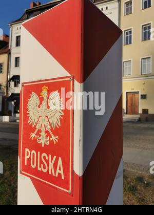 Symbolbild: Polengrenze, Polen,Grenzsäule, Grenze. Eine polnische Grenzsäule POLSKA mit polnischem ADLER,  in Zgorzelec ,Woiwodschaft Niederschlesien, Stock Photo