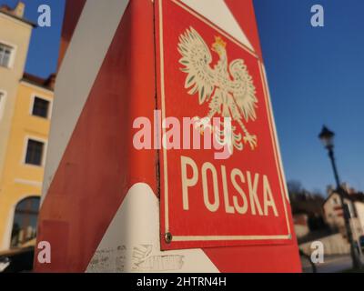 Symbolbild: Polengrenze, Polen,Grenzsäule, Grenze. Eine polnische Grenzsäule POLSKA mit polnischem ADLER,  in Zgorzelec ,Woiwodschaft Niederschlesien, Stock Photo