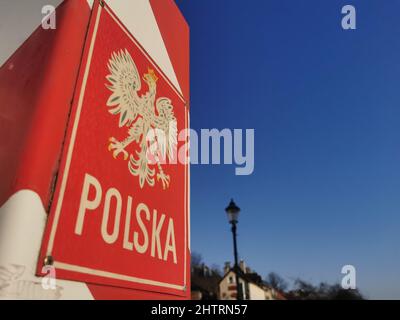 Symbolbild: Polengrenze, Polen,Grenzsäule, Grenze. Eine polnische Grenzsäule POLSKA mit polnischem ADLER,  in Zgorzelec ,Woiwodschaft Niederschlesien, Stock Photo