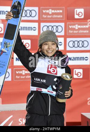japanese-ski-jumper-sara-