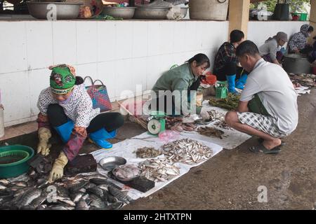 Market, Halong District, Vietnam Stock Photo