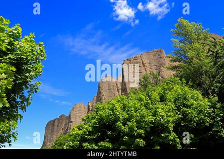 Geological formation known as the Penitents of Mees in the village. Alpes-de-Haute-Provence, France Stock Photo