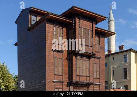 ISTANBUL, TURKEY - OCTOBER 29, 2021: Tursucuzade Wooden in the Fatih district of Istanbul. Stock Photo