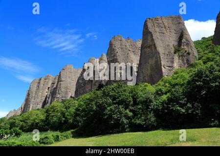 Geological formation known as the Penitents of Mees in the village. Alpes-de-Haute-Provence, France Stock Photo