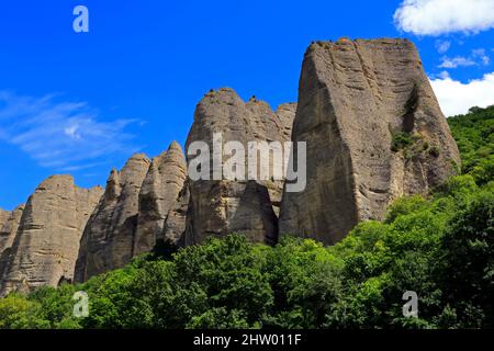 Geological formation known as the Penitents of Mees in the village. Alpes-de-Haute-Provence, France Stock Photo