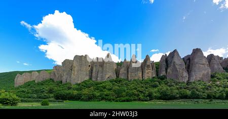 Geological formation known as the Penitents of Mees in the village. Alpes-de-Haute-Provence, France Stock Photo